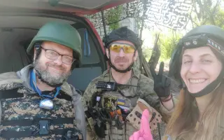 Kulka se zastavila o helmu
