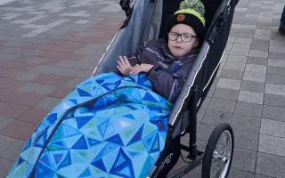 Zdravotní kočárek s podložkou pro Kubíka na každodenní cestování