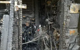 Prosím o pomoc mojí nemocné mamince, postavit znovu zahradní chatku po požáru.