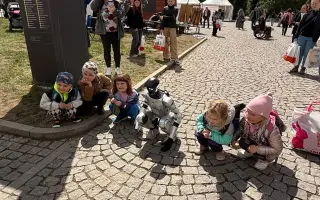 Společně vraťme humanoidního robota do škol.
