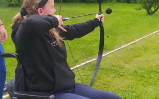 Automobil jako nový začátek pro Emičku s centrální paraplegií dolních končetin
