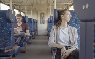 Hra na hru - absolventský film odehrávající se ve vlaku 🚂