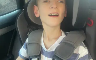Pomozte Honzíkovi k novému vozu na cestách