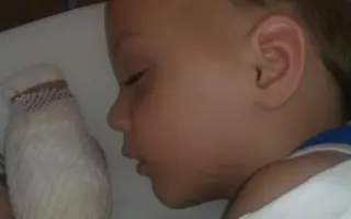 Pomozme mamince Dáše, aby její syn s autismem mohl dokončit školu