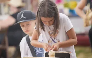 Vánoční WoodTruck – pojďte s námi přivézt RADOST DĚTEM PO CELÉ ČR
