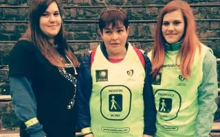 Nevidomá Lenka touží znovu slyšet hlasy svých blízkých