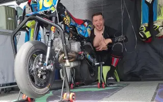 Pomoc pro Andrejku a synka, kteří tu zůstali sami po zesnulém Tesim.