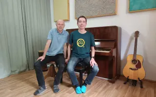 Podpořte knížku Příběhy písní z muzikoterapie s hudebními QR odkazy