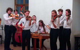 Podpořte uskutečnění benefičního maturitního projektu Umělci v srdci