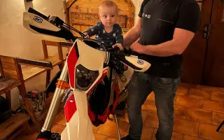 Pavel pomáhal vychovat stovky studentů. Teď pomozme jeho partnerce a dětem.