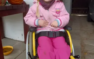 Pomoc pro Adélku a Elišku - Bemer, který jim vrací sílu, ortéza a rehabilitace