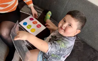 Pomozte autistickému Erikovi a jeho pěstounce k lepší mobilitě