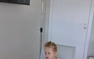 Pomoc Oliwerkovi vkročit do první třídy po svých nožičkách.