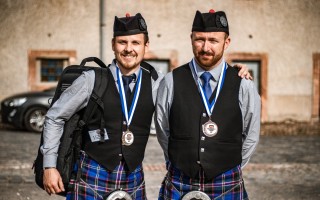 Blue Squadron Pipe Band na mistrovství světa dudáckých kapel ve Skotsku