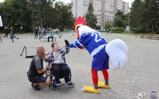 Bezbariérové auto pro Adámka, aby ho maminka mohla bezpečně přepravovat