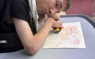 Nový vozíček a rehabilitace pro Daníka