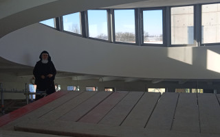 Dokončení kláštera bosých karmelitek v Drastech