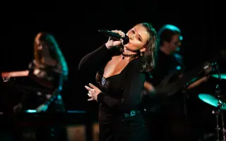 Videoklip k písni Holka od koní – pomozte mi být vidět a slyšet