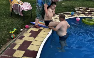 Hej rup z bazénu - pomozte Kubovi plavat i dál