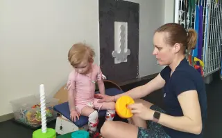 Pomozme malé Natálce se syndromem kočičího křiku