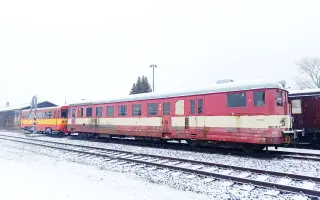 Oprava vozové skříně a nový lak pro motorový vůz 831 167-2