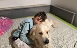 Pomozme Emičce s přepravou díky autu s nájezdovou rampou