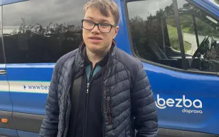 Místo, kde se Džony směje