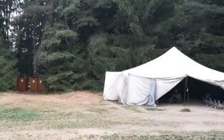 Umývárna pro táborníky U Panského lesa ve Valtínově