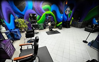 Podpořte Queer Cuts Barber