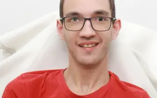 Pomoc pro Davídka a jeho rodinu: Vozík, auto a naděje na lepší dny