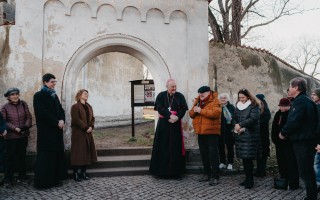 Záchrana statiky a opravy románského kostela na okraji Prahy