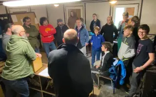 Stavba nové skautské klubovny místo původní, kterou zapálil neznámý pachatel