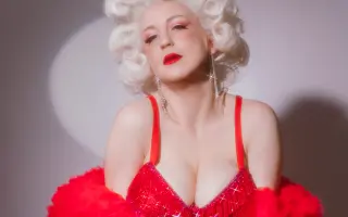 Staň se patronem podcastové série Zorye Blue plné burlesky a sebevědomí