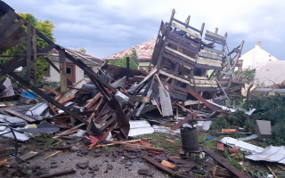 Pomoc pro rodinu Nedůchalových z Moravské Nové Vsi, jejichž dům poničilo tornádo