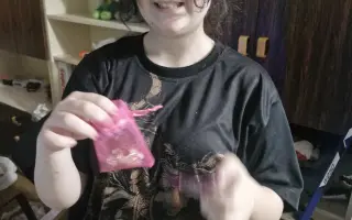 Pomozme mamince Hance postarat se o děti