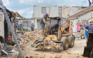 Pomoc Lukášovi Čechovi a jeho rodině, kterým tornádo zničilo dům