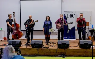 Folk žije? Podpořte vydání nového alba Kořeny folkové skupiny DRC.