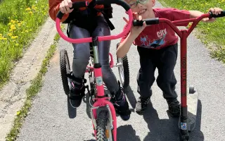 Rehabilitace a speciální kočárek pro Karolínku