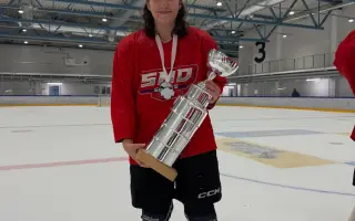 Pomozte Emče splnit  sen o studiu a hokeji v Kanadě 🏒CA❤️
