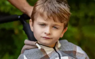 Páťa (6) po těžkém porodu: nechodí, nemluví. Rodiče bojují o každý jeho pokrok.