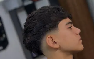 Splňte Pavlovi sen otevřít vlastní barbershop