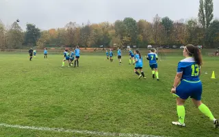 Prague Raptors FC | Společně pořídíme nový traktor pro naše hřiště 🦖⚽