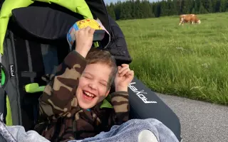 Dejme Tomíkovi po encefalitidě šanci znovu chodit