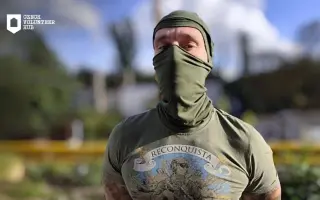 Auto pro Gibbona: Pomozme odvážným Čechům v první linii