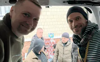 Auto pro sirotčinec v Mahale