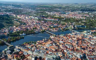 Dárková kniha Vltava z nebe – podpořte knihu ke 150. výročí Smetanovy Vltavy!