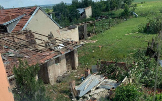 Pomoc Kosovým, které zasáhlo tornádo a bojují o život