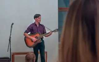 Podpořte uskutečnění benefičního maturitního projektu Umělci v srdci