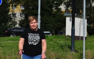 Nevidomá Lenka touží znovu slyšet hlasy svých blízkých