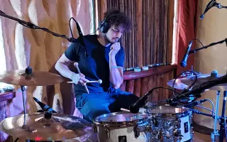 Kapela LakyMari v albu "Kind (of) mind" dává hlas zvířatům, podpořte jeho vznik.